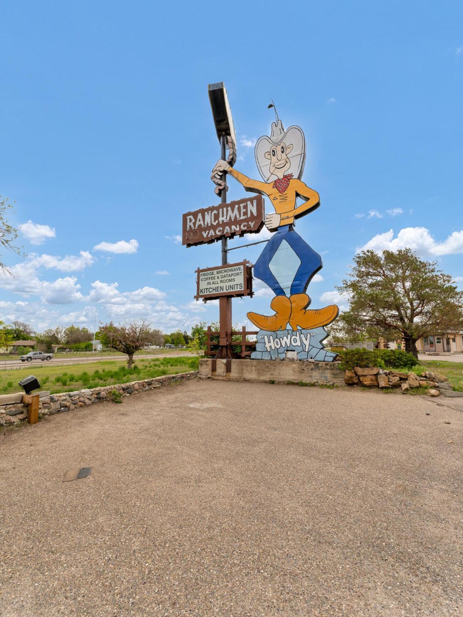 Ranchmen Motel Медисин-Хат Экстерьер фото