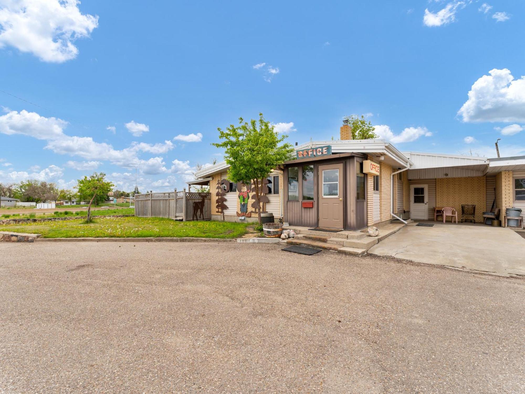 Ranchmen Motel Медисин-Хат Экстерьер фото