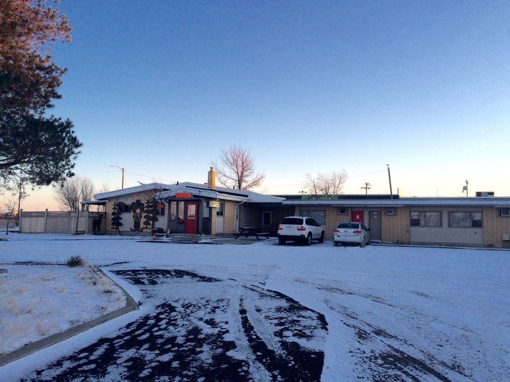 Ranchmen Motel Медисин-Хат Экстерьер фото