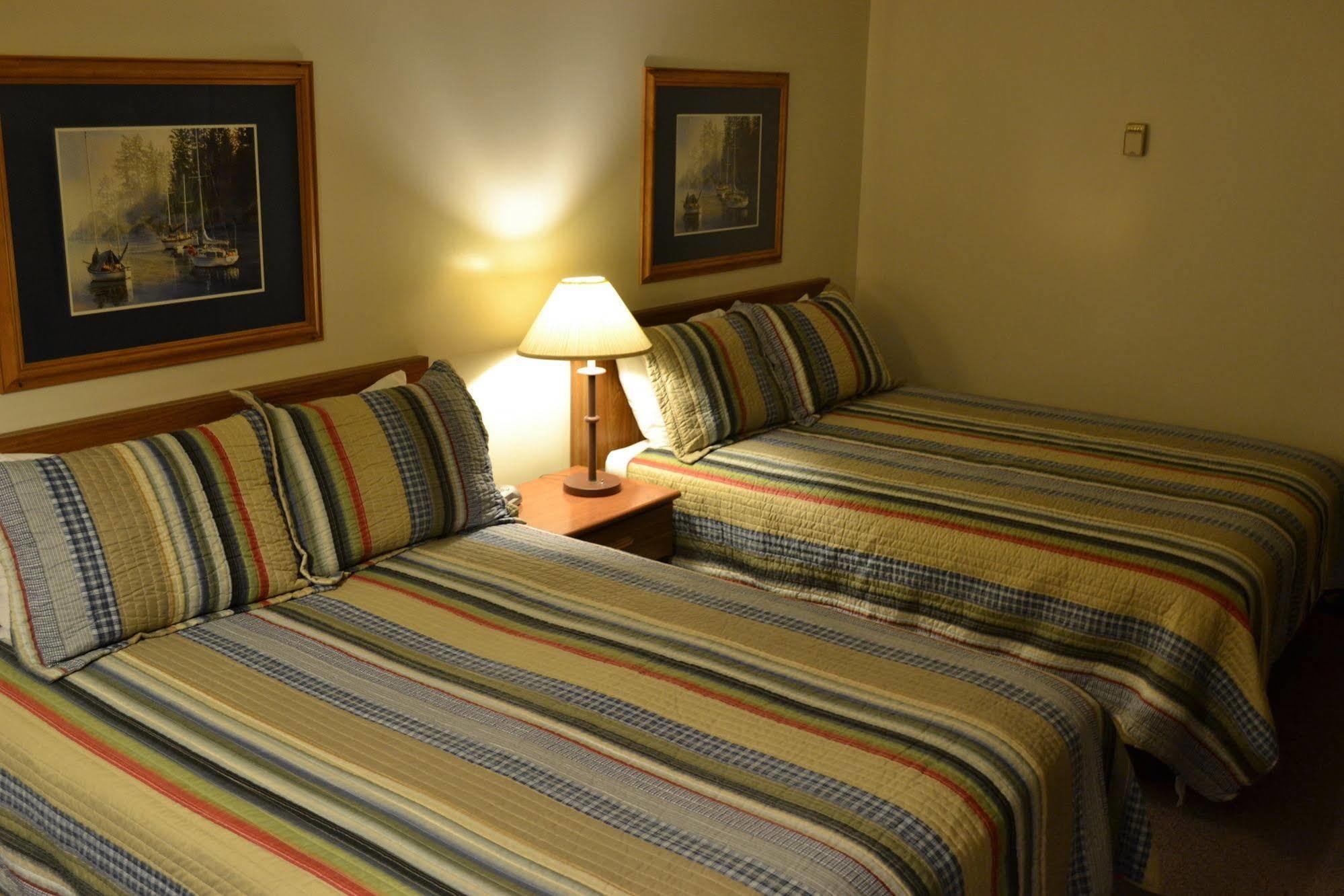 Ranchmen Motel Медисин-Хат Экстерьер фото