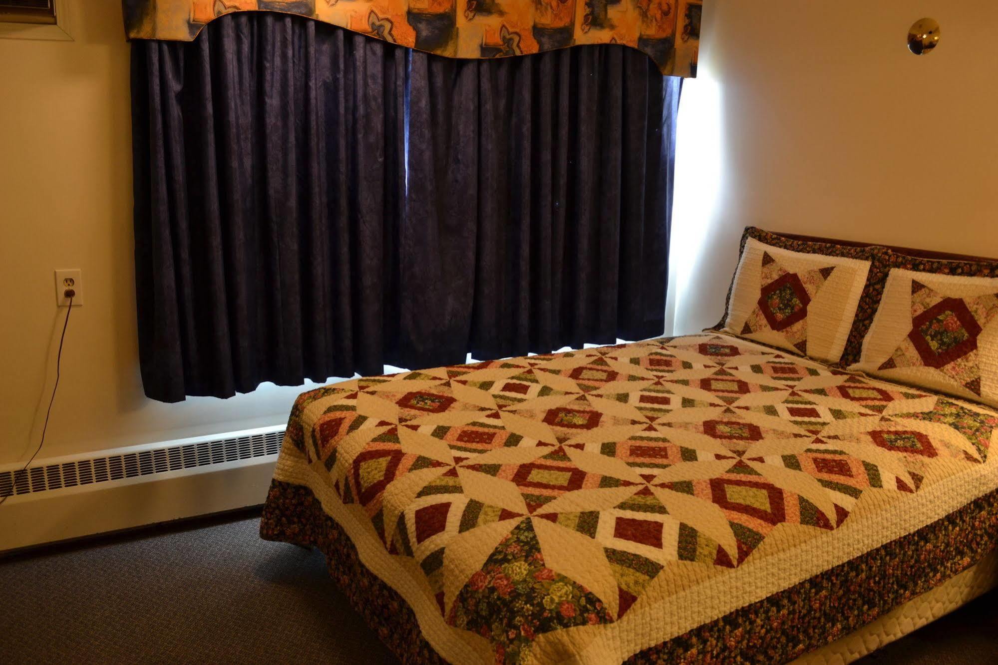 Ranchmen Motel Медисин-Хат Экстерьер фото